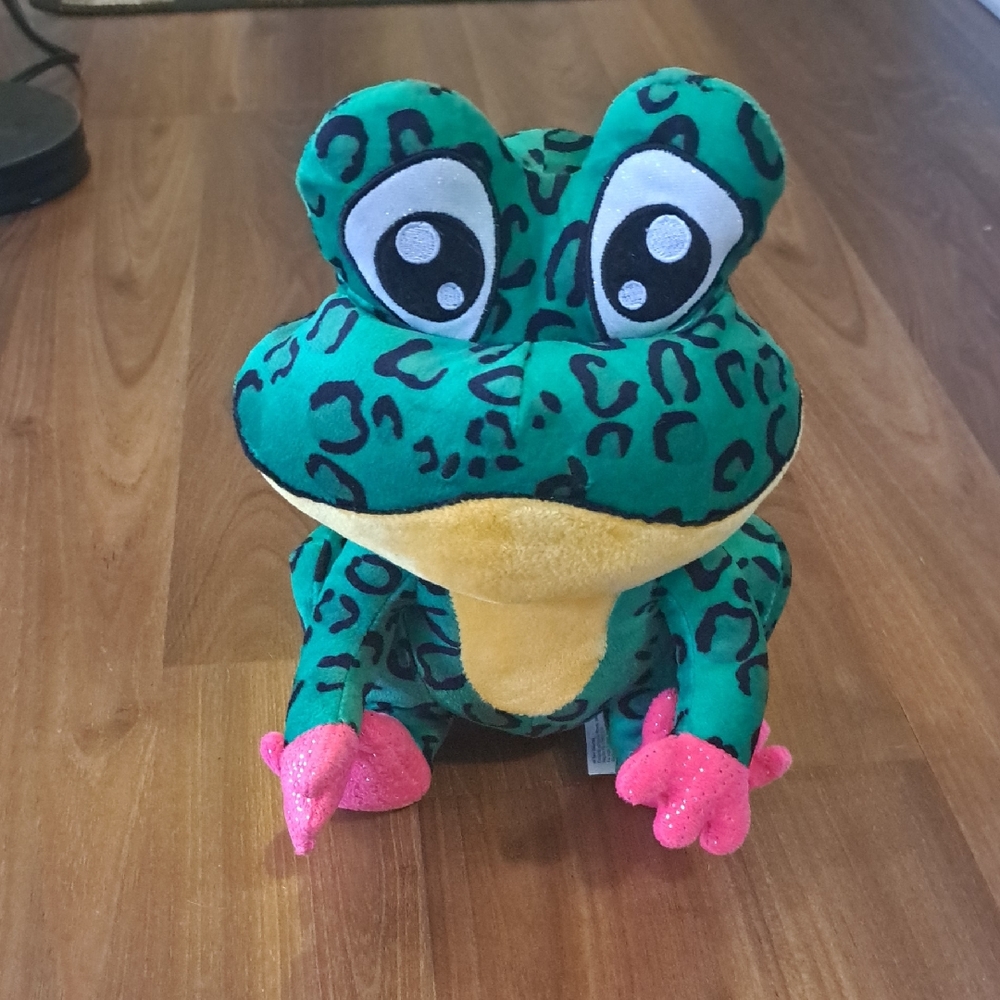 Vintage Green Plush Frog Pet Toy with Pink Feet